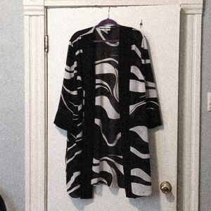 Dana Kay Black and White Duster size (22W)